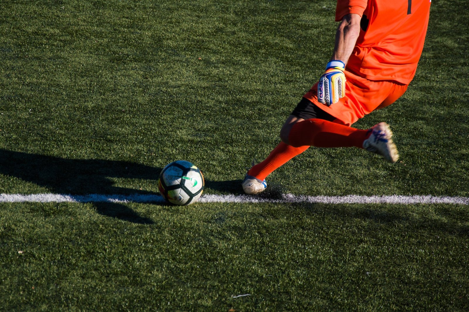 edoardo-busti-2QwMsZ1TIdI-unsplash